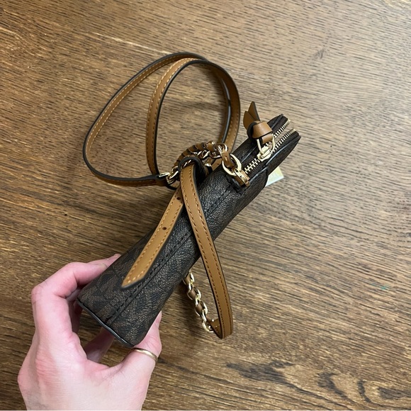 MICHAEL KORS Small Logo Smartphone Crossbody Bag - Picture 12 of 15